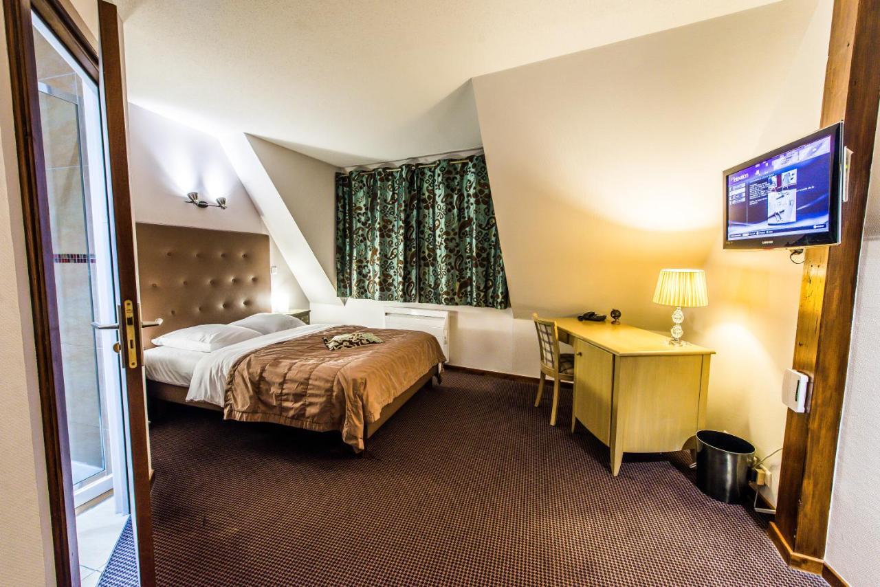 Hotel Au Lion Ribeauvillé Exteriér fotografie